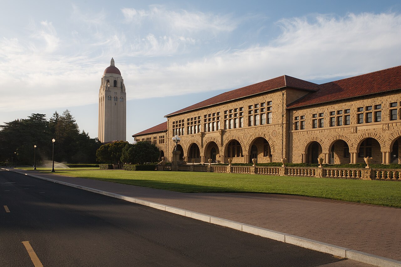 Главный двор Stanford University